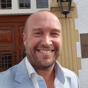 About Us - Danny Galiart